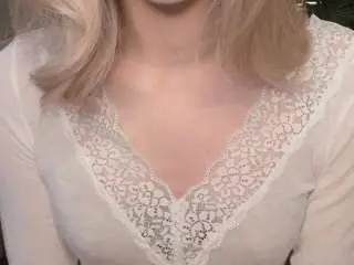 Esmagreaves  live sex cam