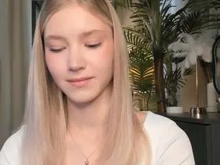 Esmagreaves  live sex cam