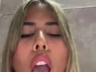 Jennermd  live sex cam