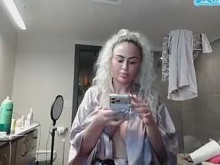 Daniibanks  live sex cam