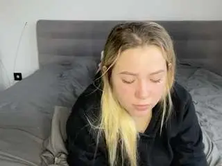Ember-bunny  live sex cam