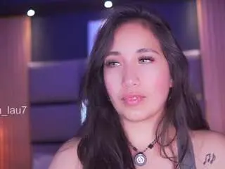 Lauroberts  live sex cam