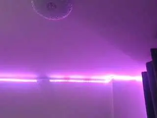 Pecky-pinky  live sex cam