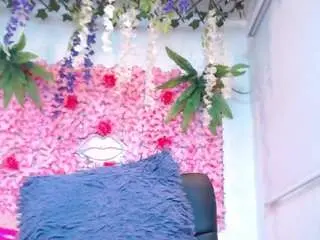 Blondesquirt  live sex cam