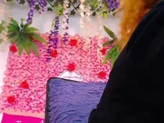 Blondesquirt  live sex cam