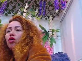 Blondesquirt  live sex cam