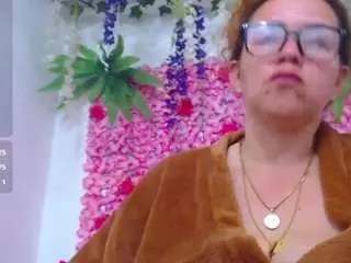 Blondesquirt  live sex cam