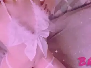 Hi-kitti  live sex cam