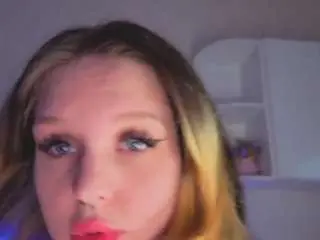 Hi-kitti  live sex cam