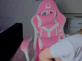 Hi-kitti  live sex cam