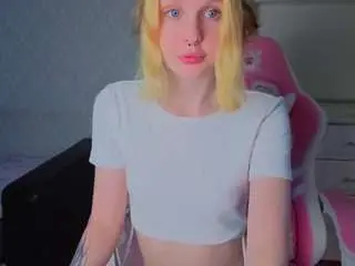 Hi-kitti  live sex cam