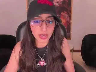 Larisasmirnov1  live sex cam