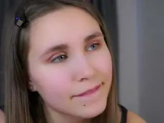 Odettealder  live sex cam