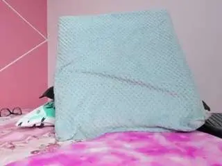 Xmilee  live sex cam