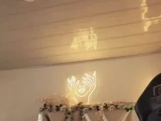Zury-tay  live sex cam