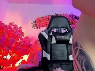 Nickiereed  live sex cam