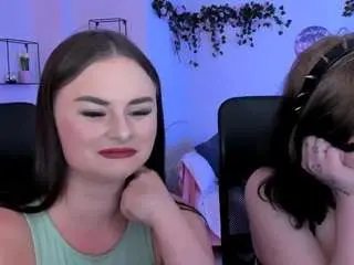 Nikki-kiss  live sex cam