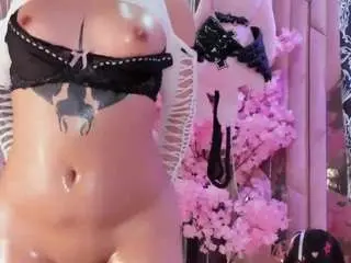 Bizzynoar  live sex cam