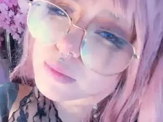 Bizzynoar  live sex cam