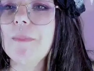 Bizzynoar  live sex cam