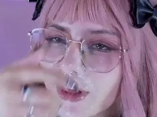 Bizzynoar  live sex cam