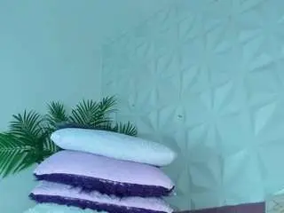 Hellen-sky  live sex cam