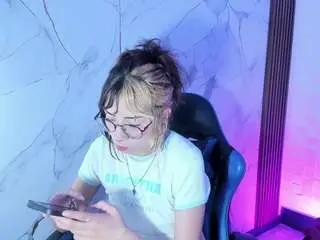 Kittymiauu444  live sex cam