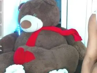 Mia-fernand  live sex cam