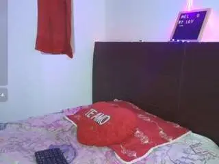 Mia-fernand  live sex cam