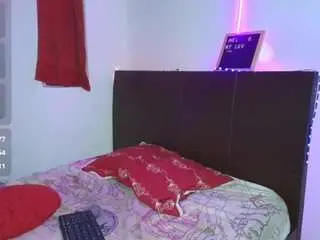 Mia-fernand  live sex cam