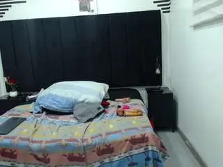 Vickyboobss  live sex cam