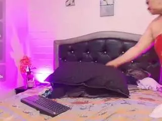 Vickyboobss  live sex cam