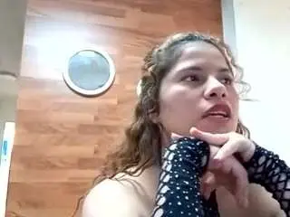 Emilycm  live sex cam