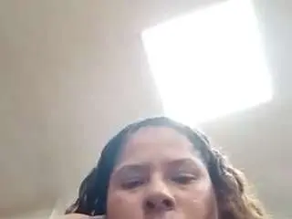 Emilycm  live sex cam