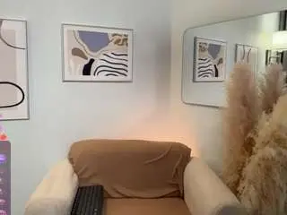 Lelaryan  live sex cam