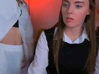 Nicole-muah  live sex cam