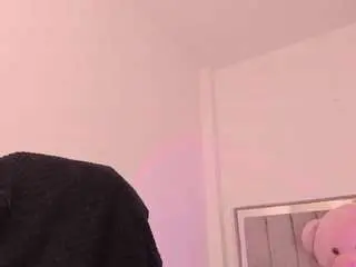 Lol-cutee  live sex cam