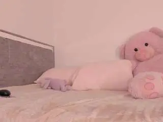 Lol-cutee  live sex cam