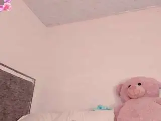 Lol-cutee  live sex cam