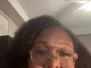 Bigbooty711  live sex cam