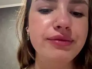 Nikolebirklid  live sex cam