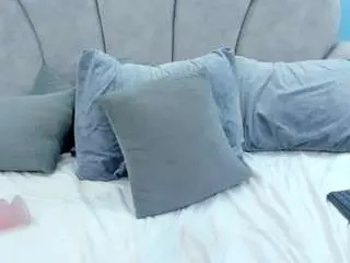 Riley-dolly  live sex cam