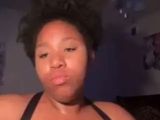 Jazzy-kinz  live sex cam