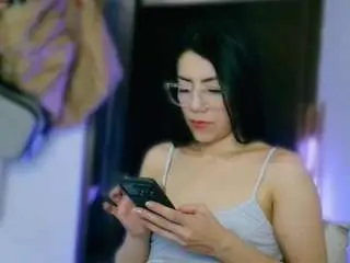 Laug8  live sex cam