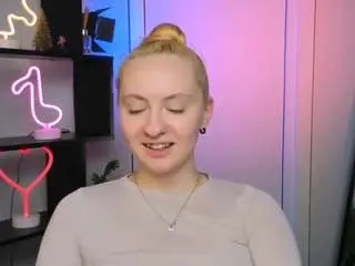 Mila-glow  live sex cam