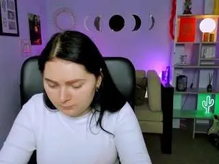 Milana-kick2  live sex cam