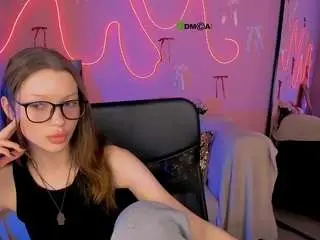 Milana-kick2  live sex cam