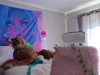 Nia-fuckalot  live sex cam