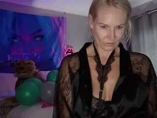 Nia-fuckalot  live sex cam