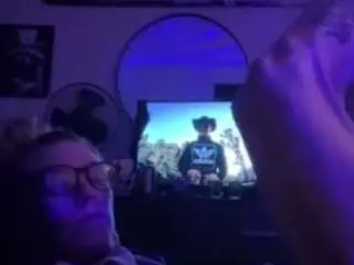 Blue-eyed-foxxxx  live sex cam